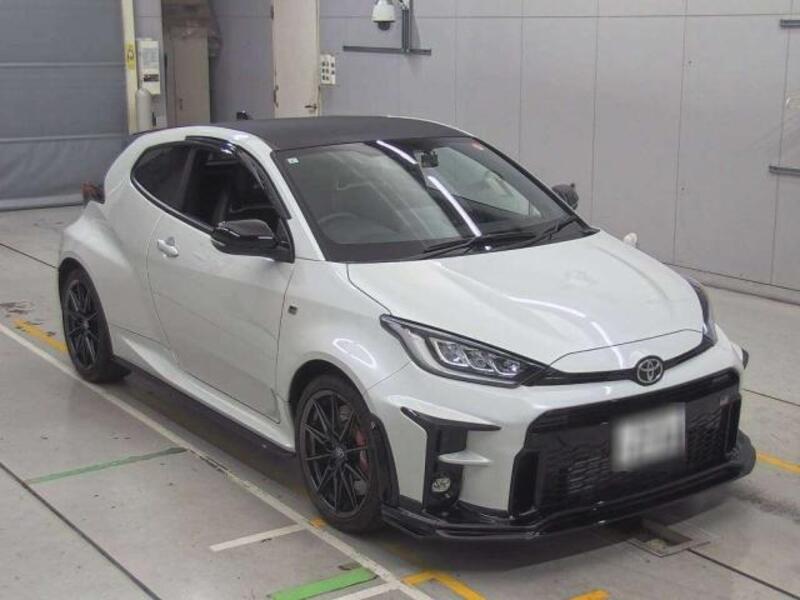 GR YARIS-0