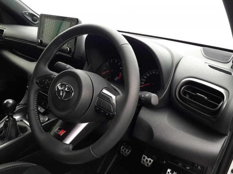 GR YARIS