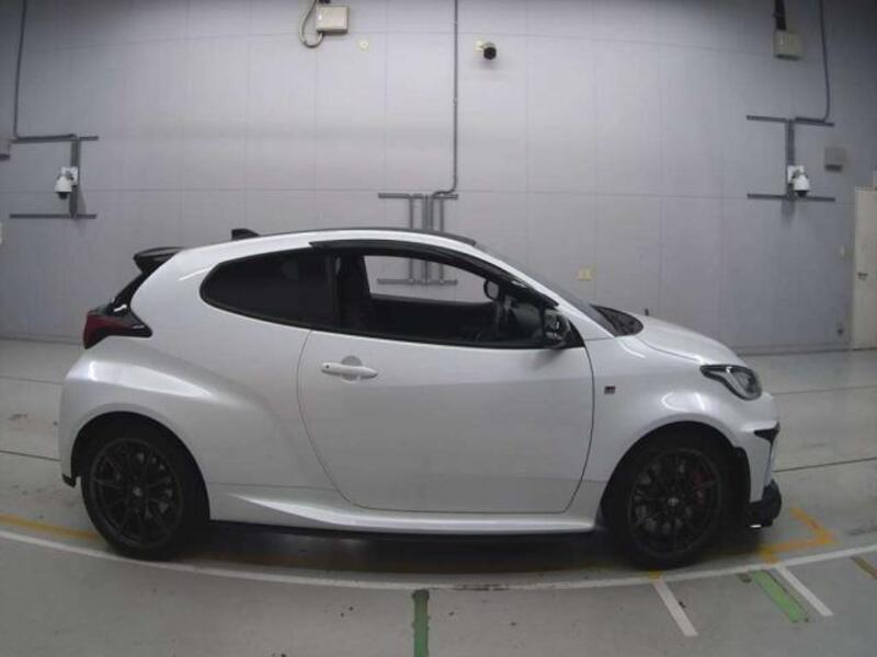 GR YARIS