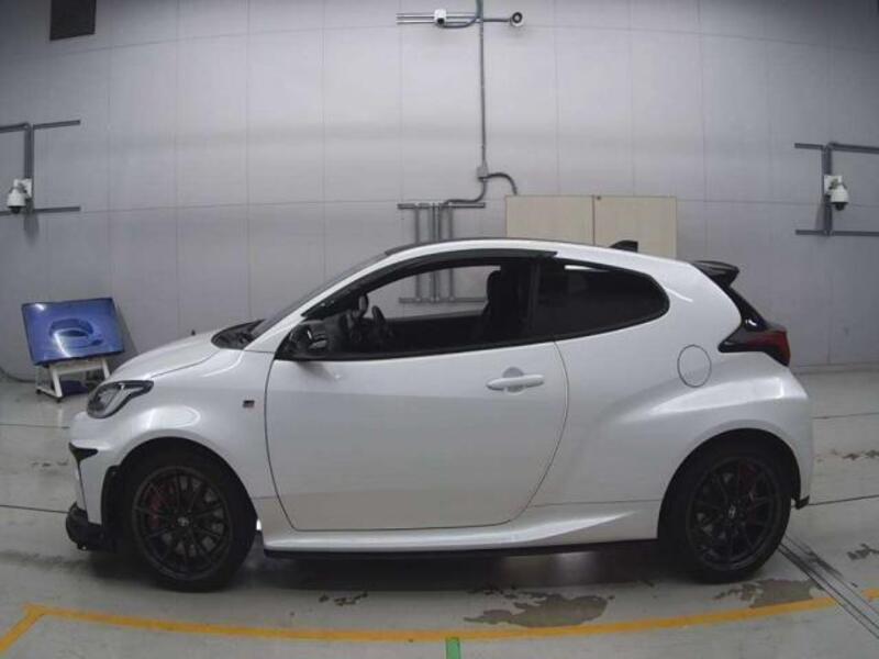 GR YARIS