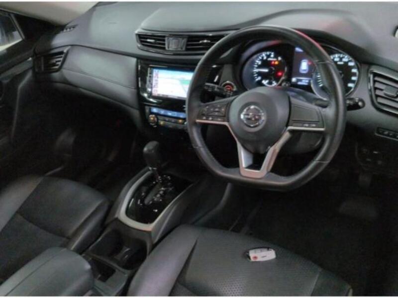 X-TRAIL