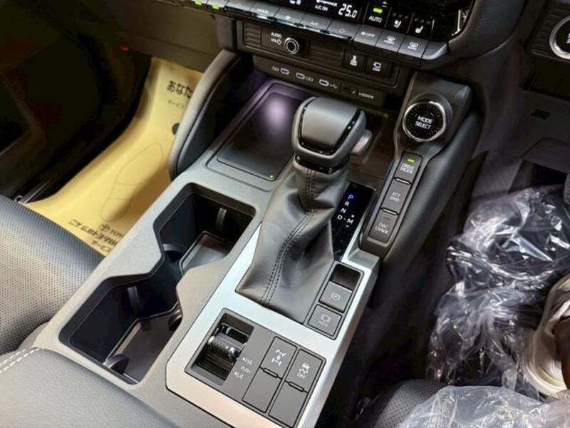 LAND CRUISER 250