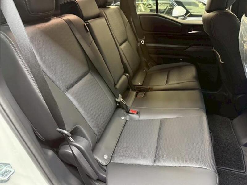 LAND CRUISER 250