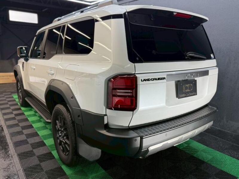 LAND CRUISER 250