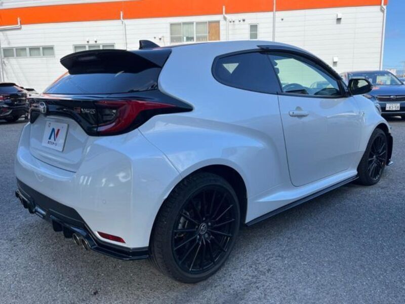 GR YARIS