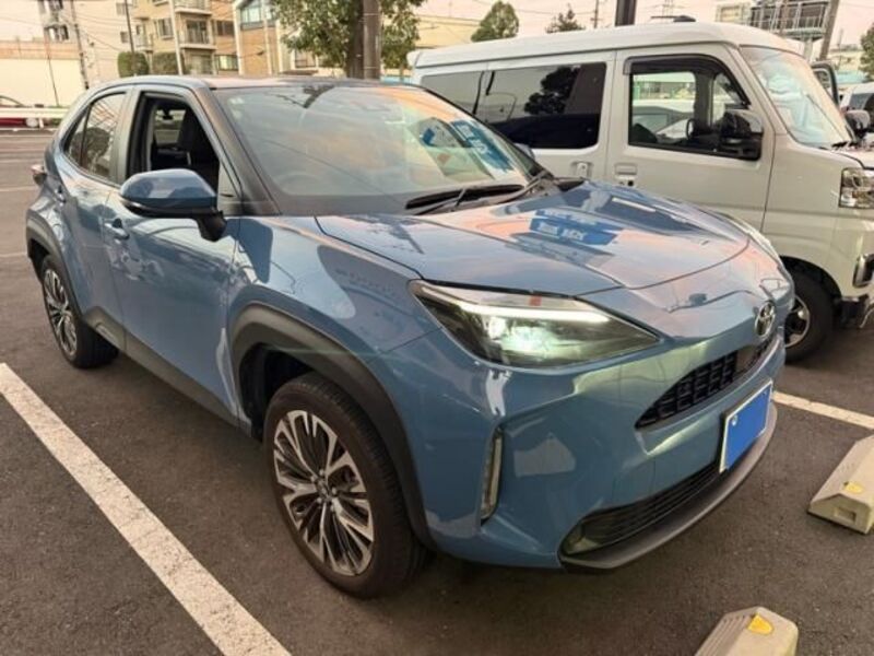 YARIS CROSS