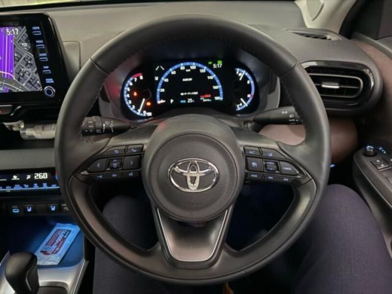 YARIS CROSS