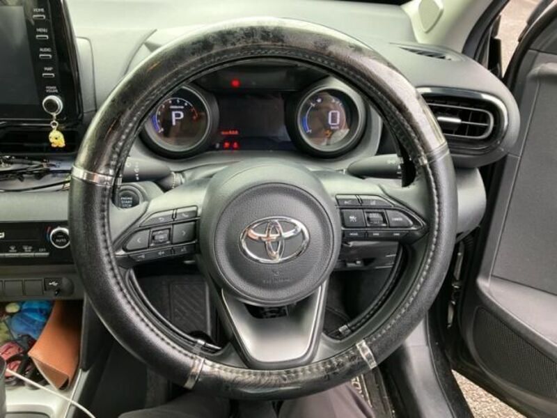 YARIS CROSS