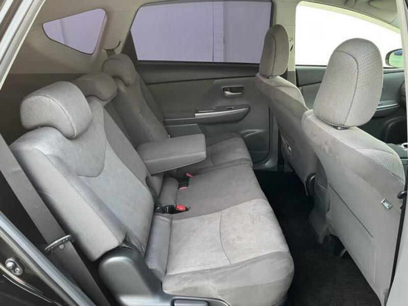PRIUS ALPHA
