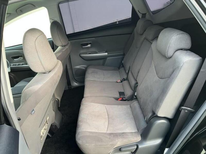 PRIUS ALPHA
