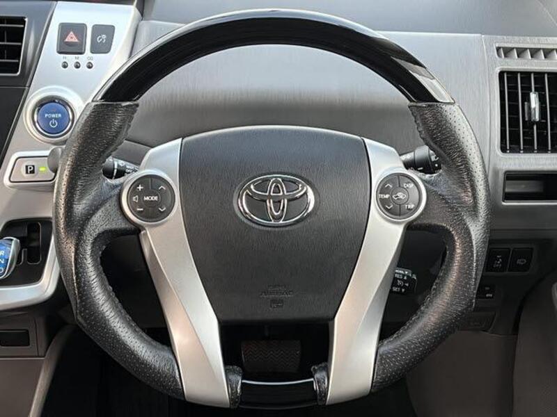 PRIUS ALPHA