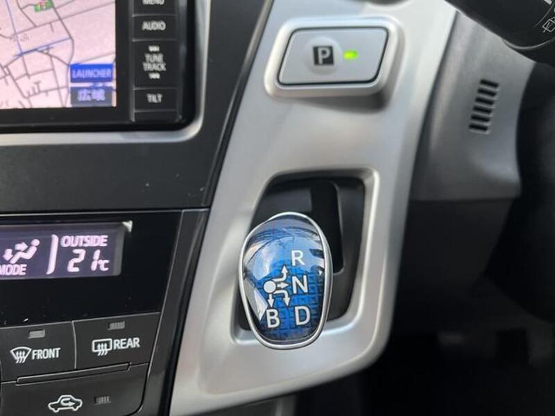 PRIUS ALPHA