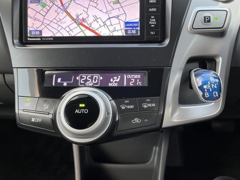 PRIUS ALPHA