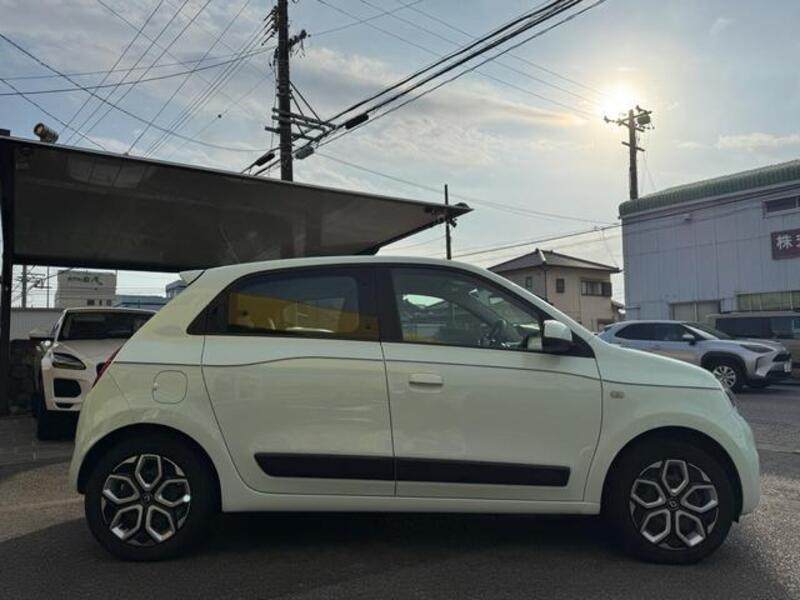 TWINGO