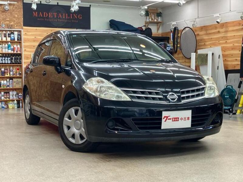 NISSAN TIIDA