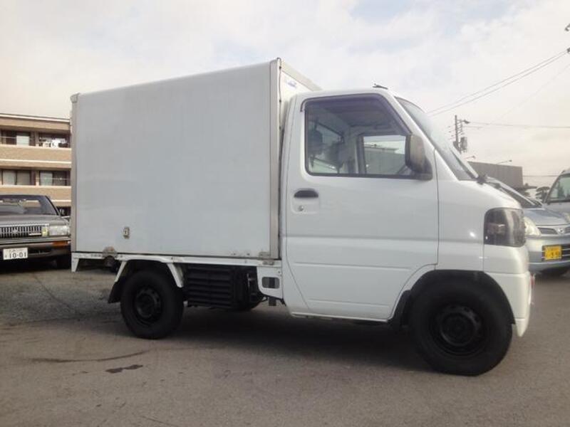 MINICAB TRUCK