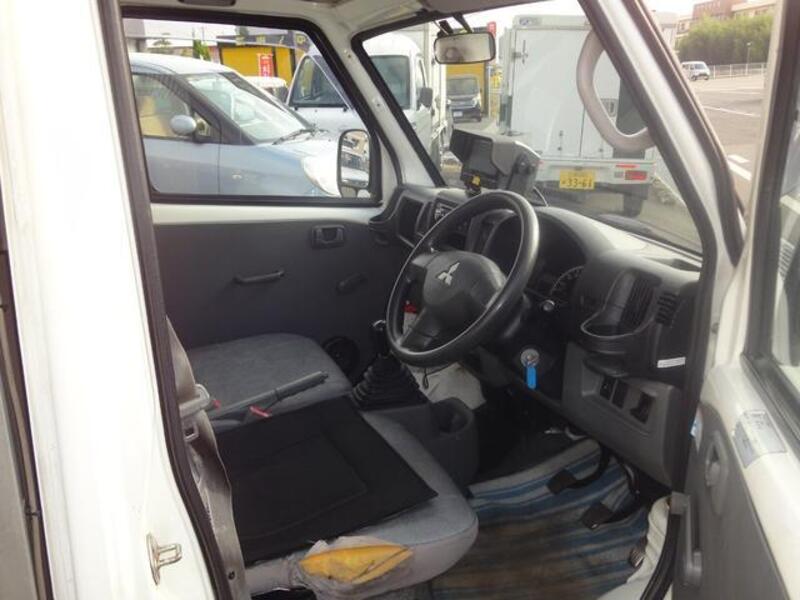 MINICAB TRUCK