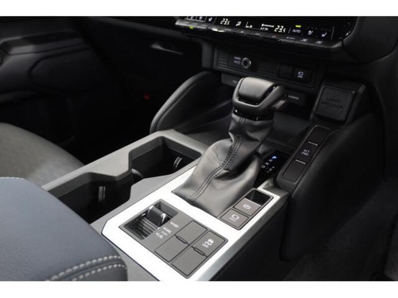 LAND CRUISER 250