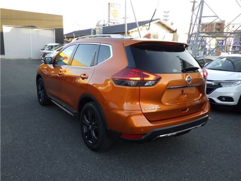 X-TRAIL