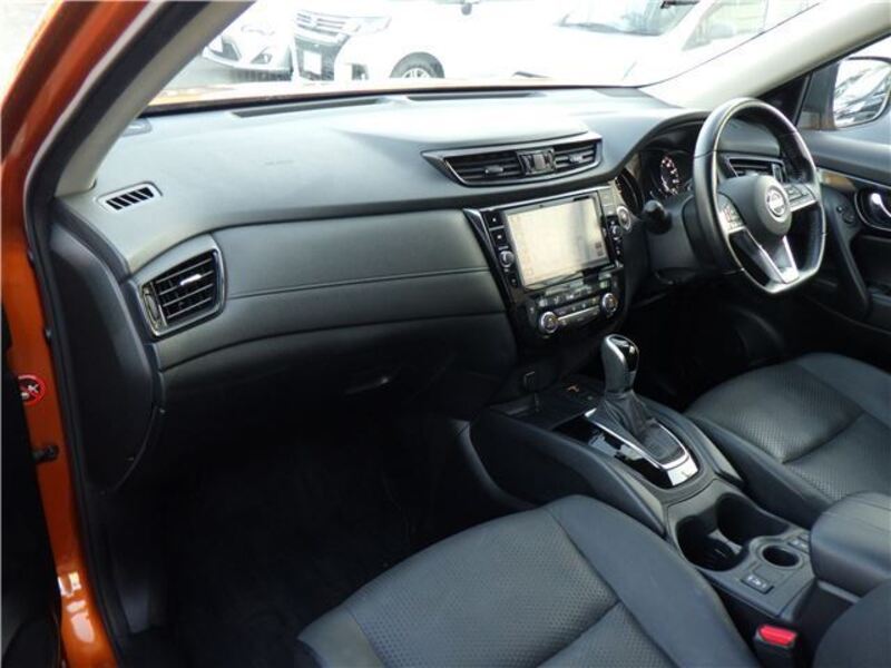 X-TRAIL