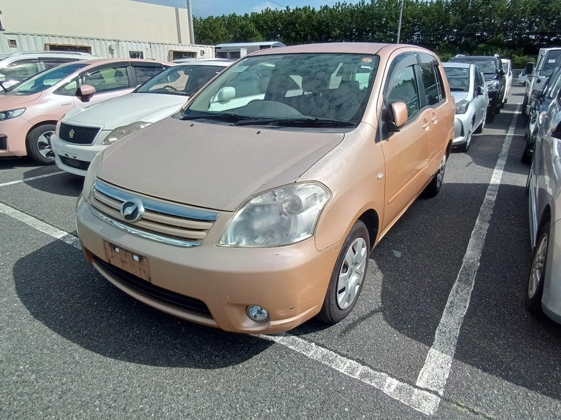 TOYOTA RAUM