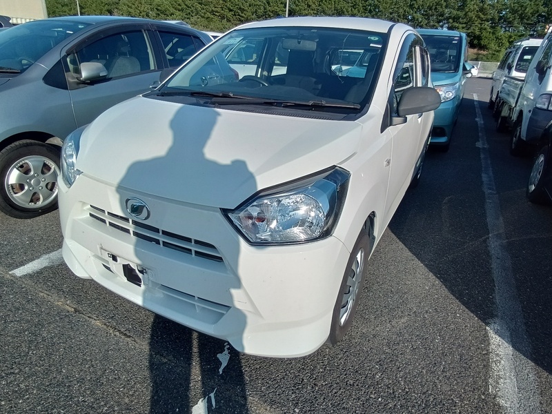 DAIHATSU Mira Es