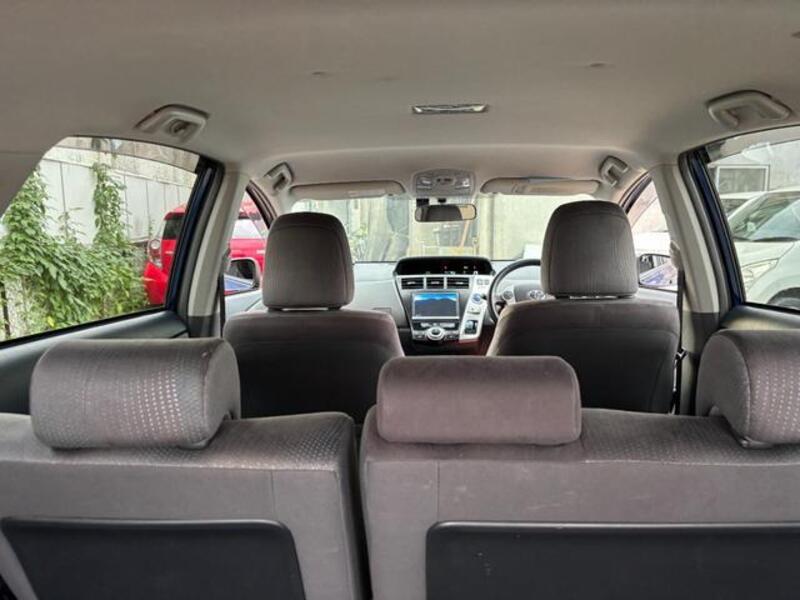 PRIUS ALPHA
