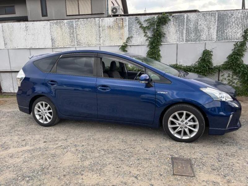 PRIUS ALPHA