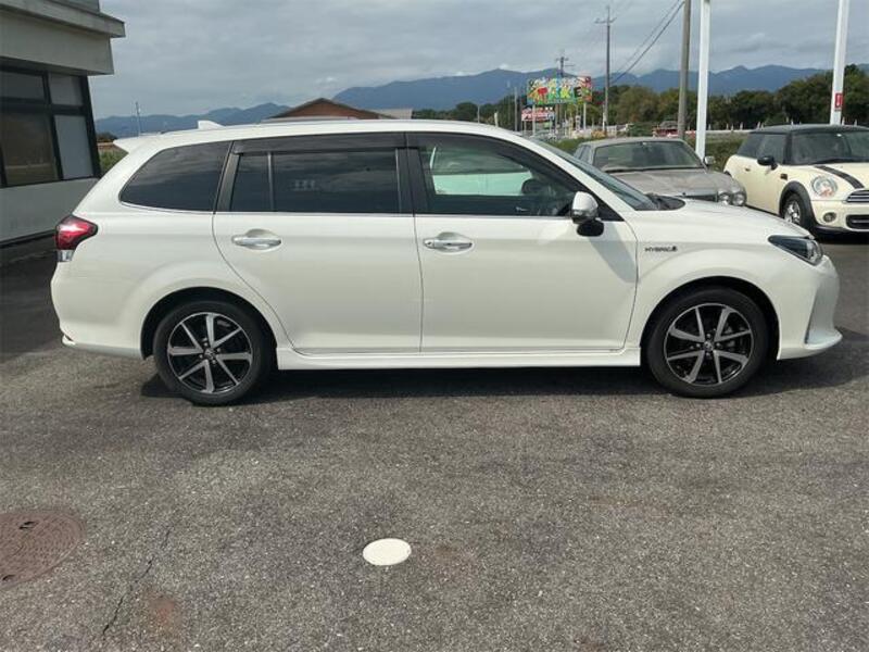 COROLLA FIELDER