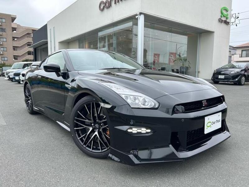NISSAN GT-R