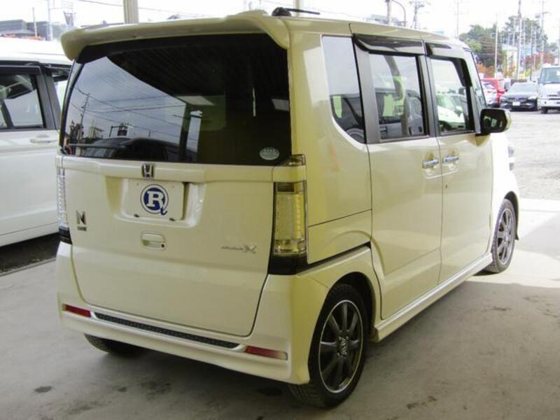 N BOX CUSTOM
