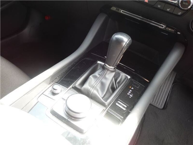 MAZDA3
