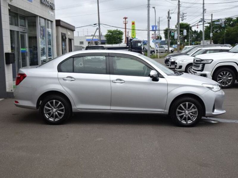 COROLLA AXIO