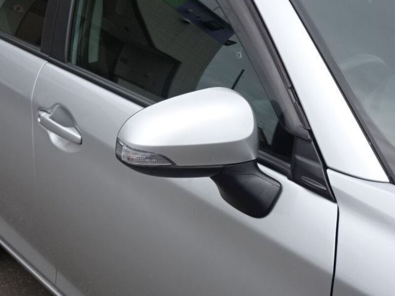 COROLLA AXIO