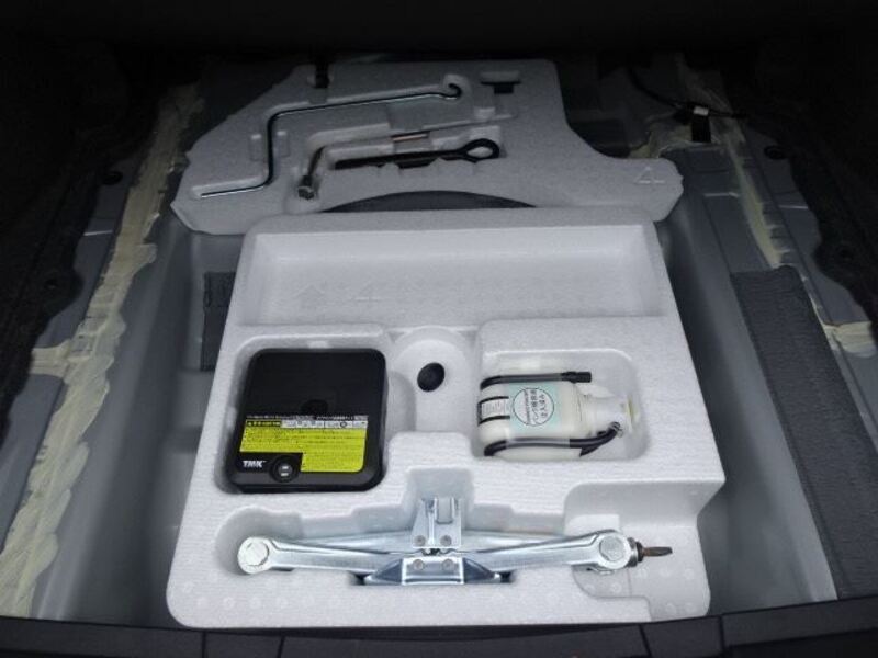 COROLLA AXIO