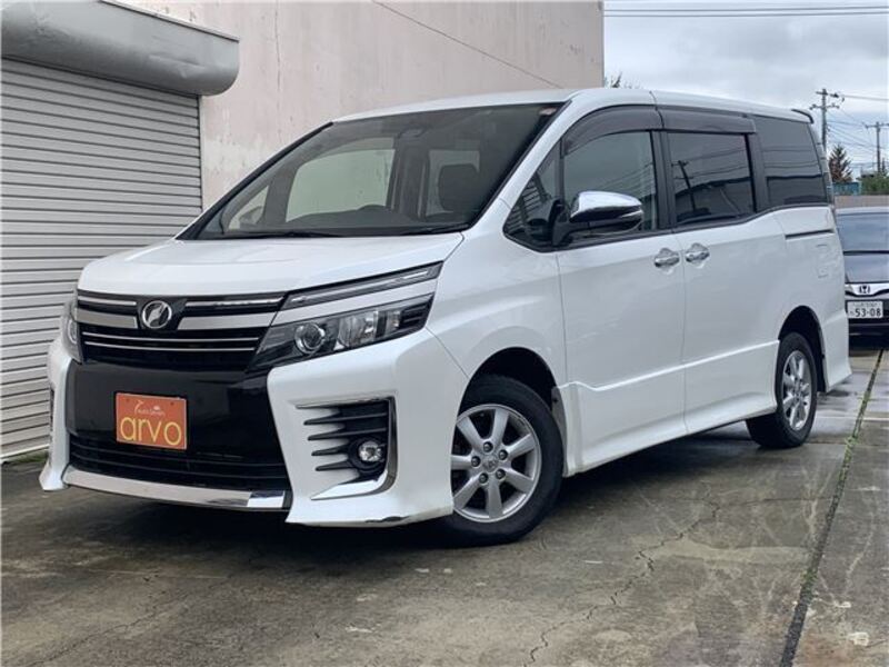TOYOTA VOXY