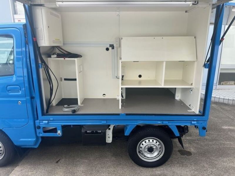 CARRY TRUCK