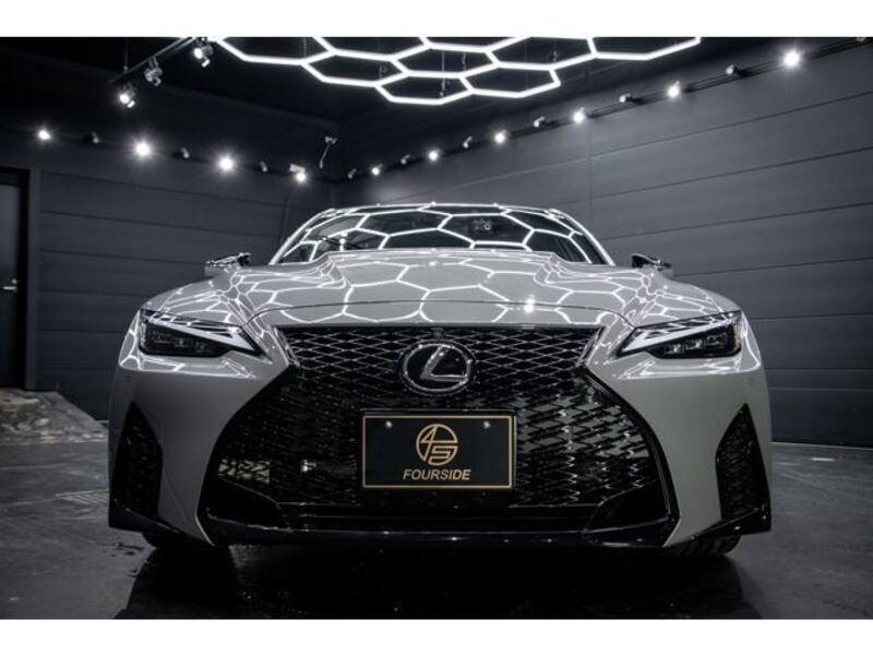 LEXUS IS