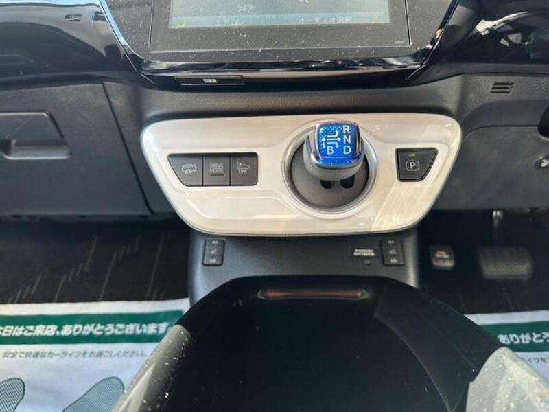 PRIUS PHV