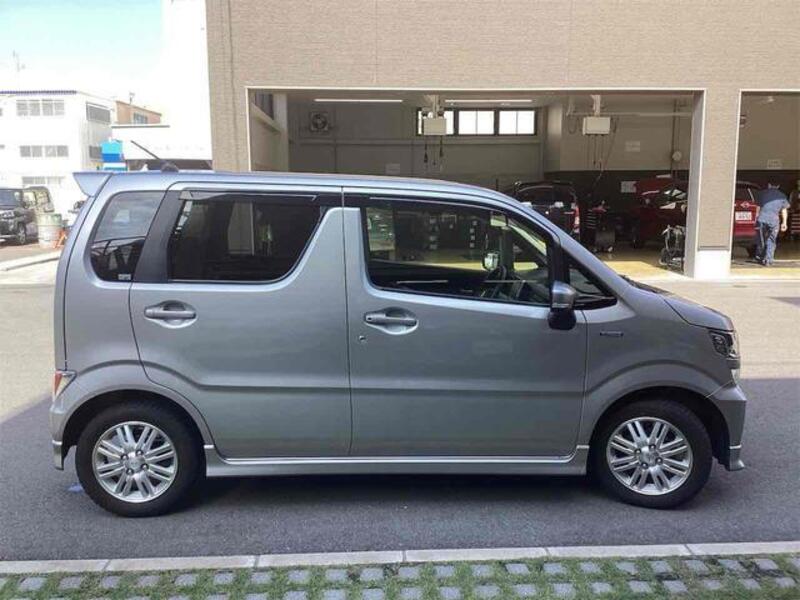 WAGON R