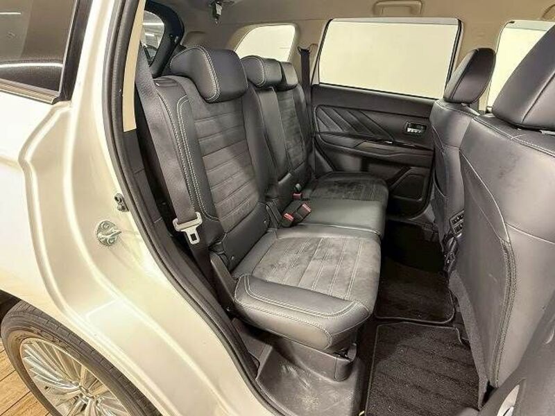 OUTLANDER PHEV