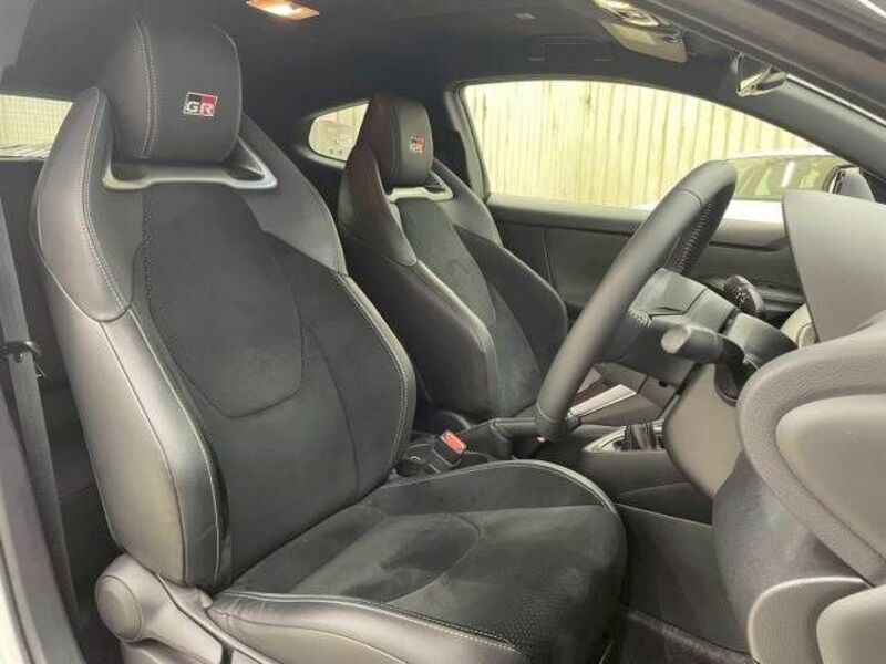 GR YARIS