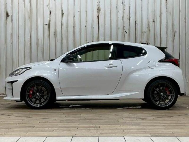 GR YARIS