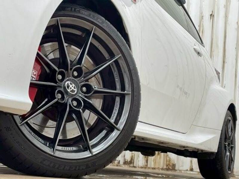 GR YARIS