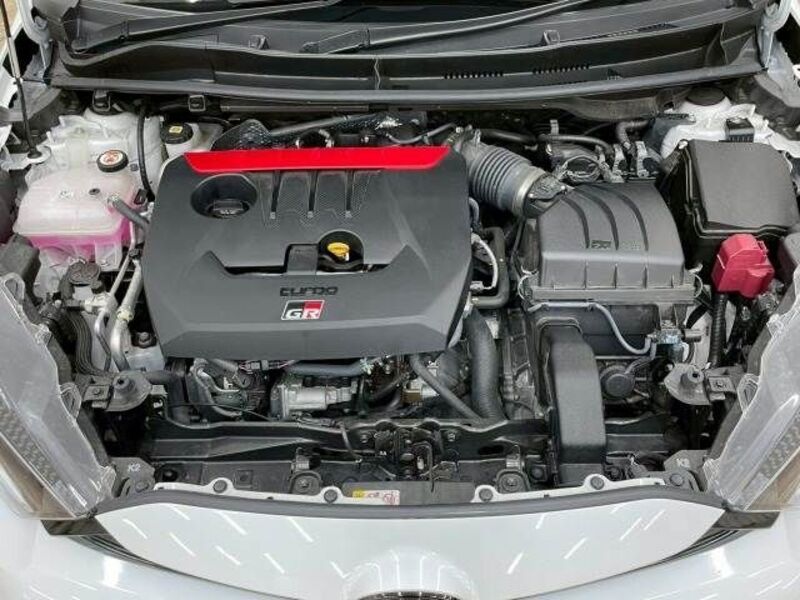 GR YARIS