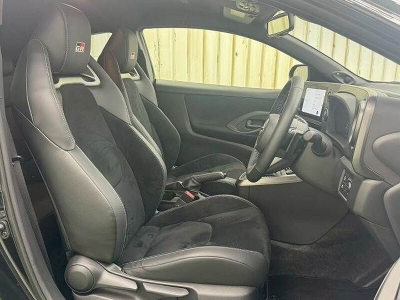 GR YARIS