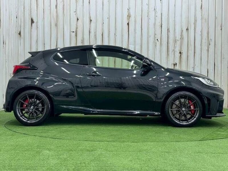 GR YARIS