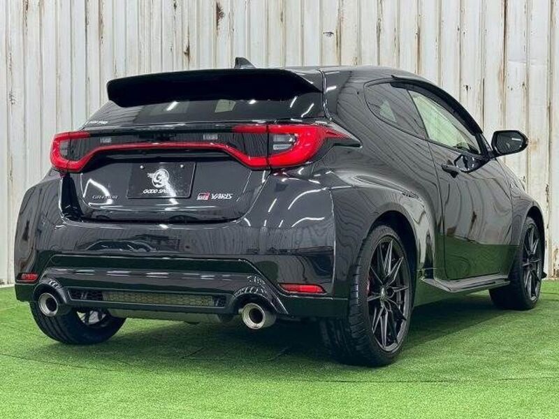 GR YARIS