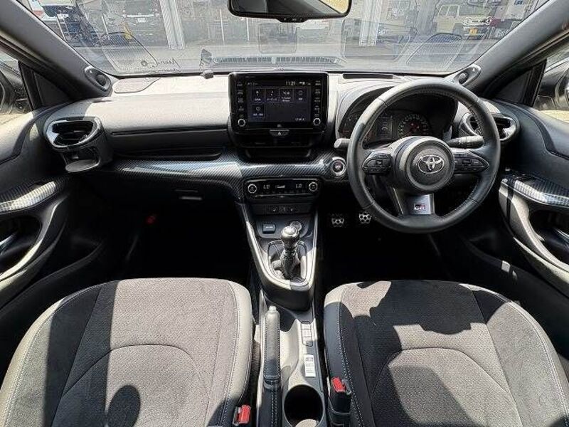 GR YARIS