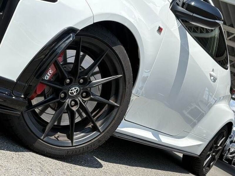 GR YARIS
